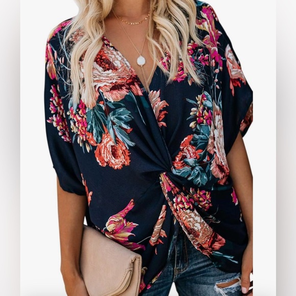 Tops - Floral shirt middle knot